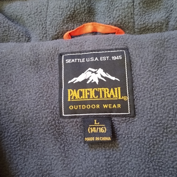 Pacific Trail coat ! - Picture 3 of 4